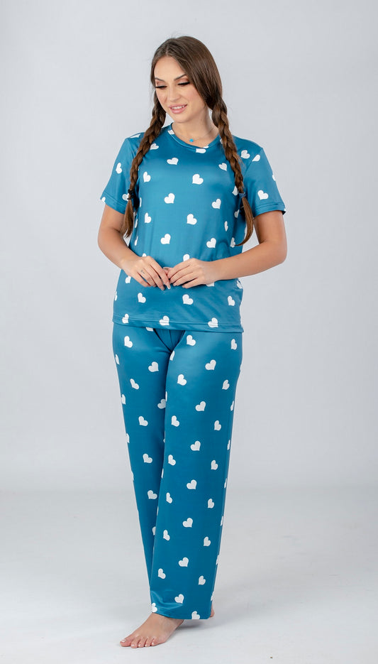 طقم بيجامة مطبوع عليه قلوب زرقاء