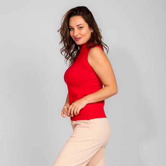 بلوفر محبوك أحمر بدون أكمام برقبة عالية