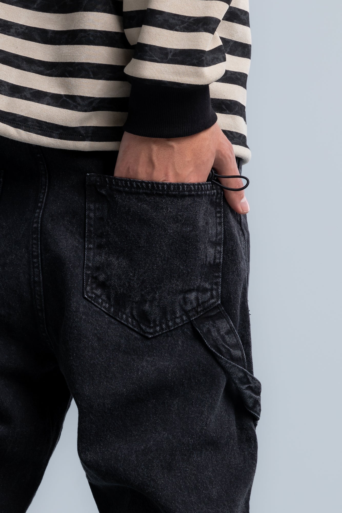 Black Back Pockets Straight Leg Jeans