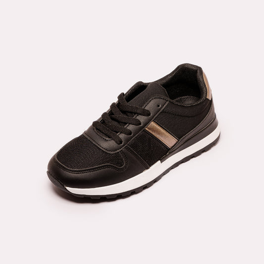 Durable Sneakers with Lace-up