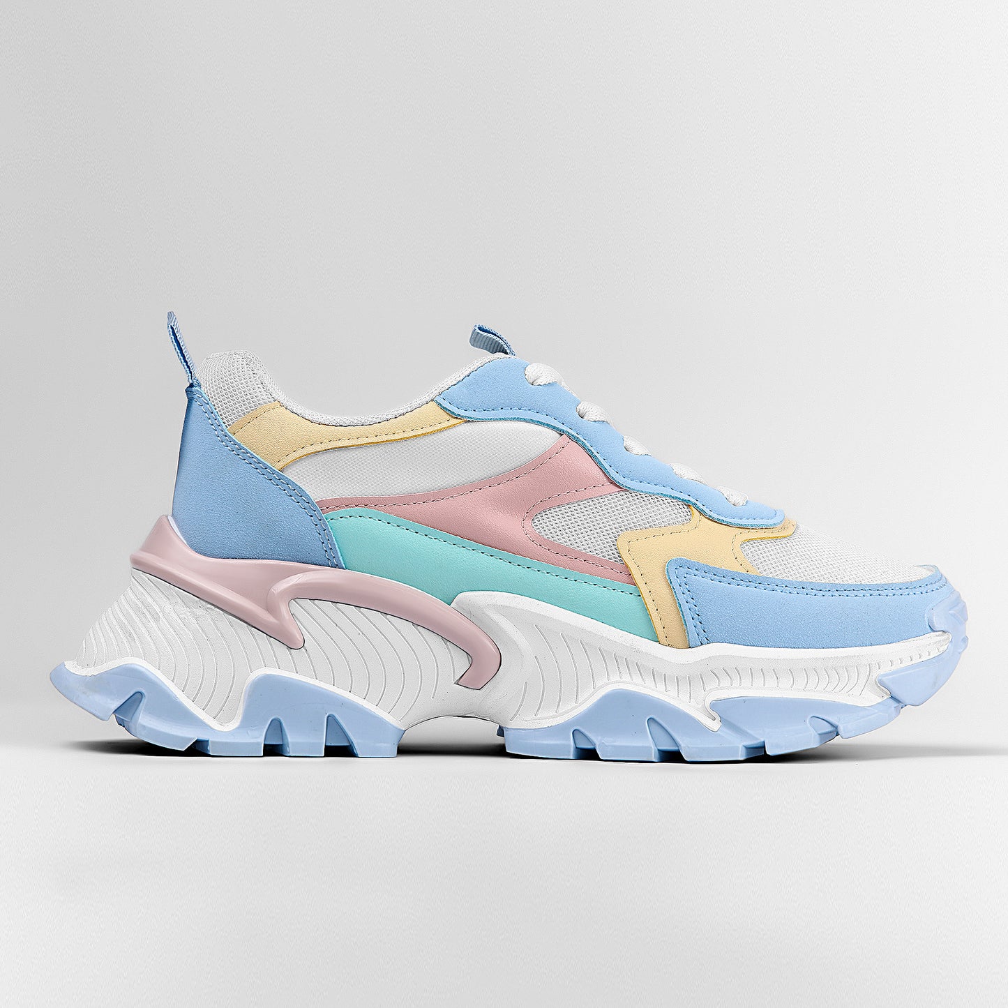 سنيكرز مريح ملون