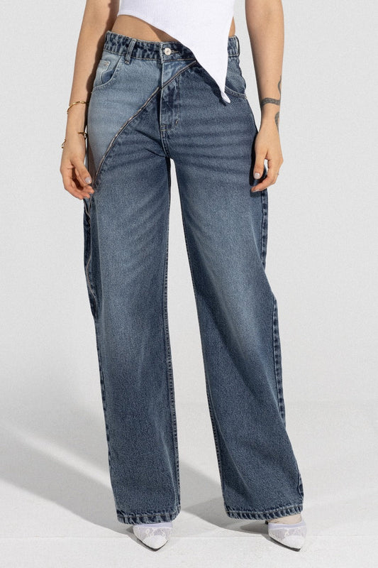 بنطال جينز أزرق مفتوح السحاب