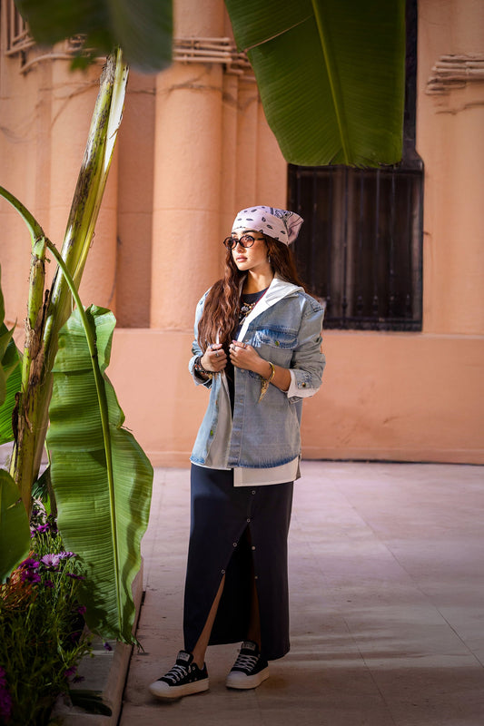 فستان ماكسي بقصة ضيقة وفتحة جانبية