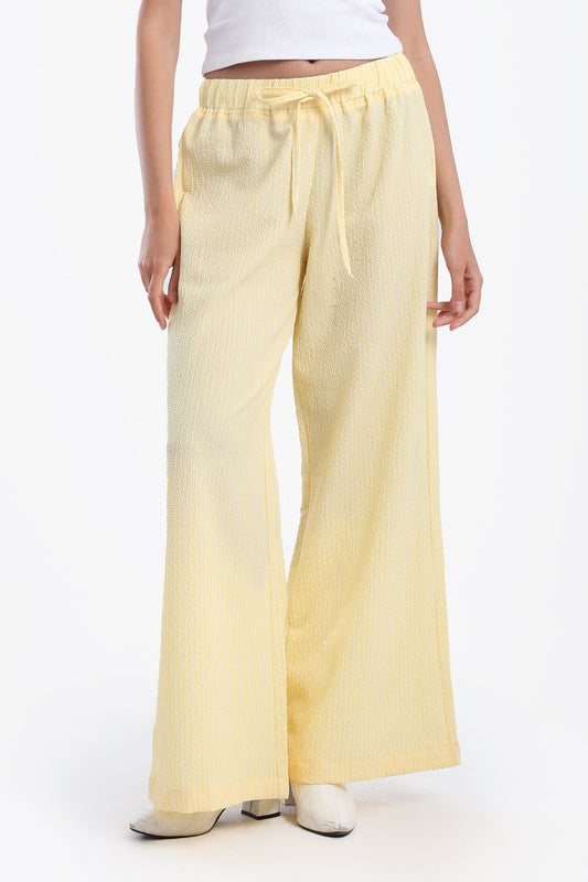 بنطال مخطط مريح ذو ساق واسعة