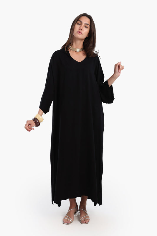 فستان كبير الحجم برقبة على شكل حرف V