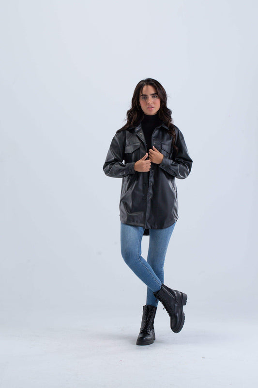 قميص جلدي بحاشية منحنية