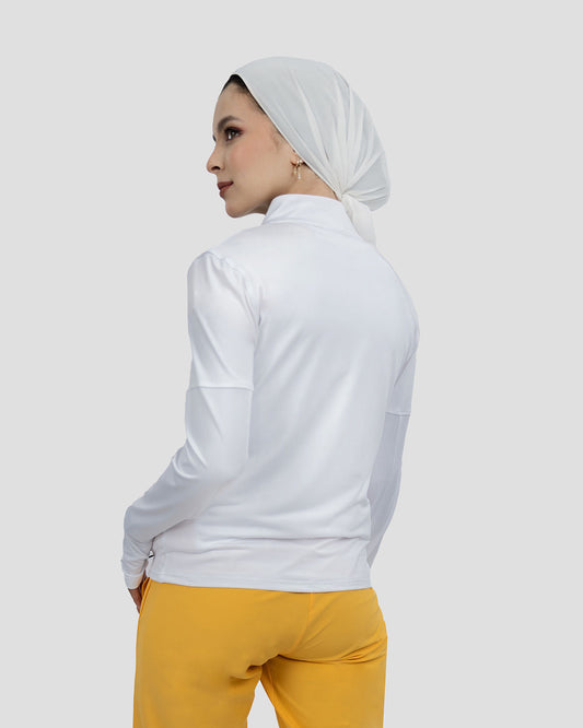 سترة رياضية أساسية للنساء