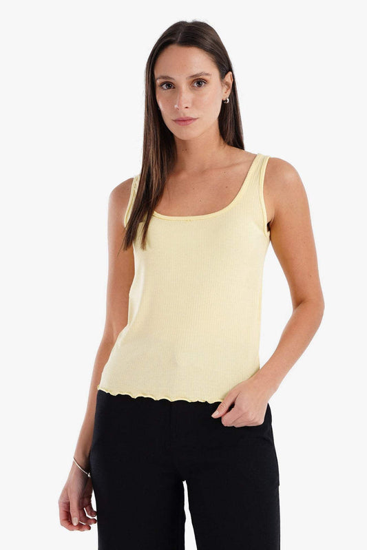 بلوزة بيجامة ذات حافة مكشكشة