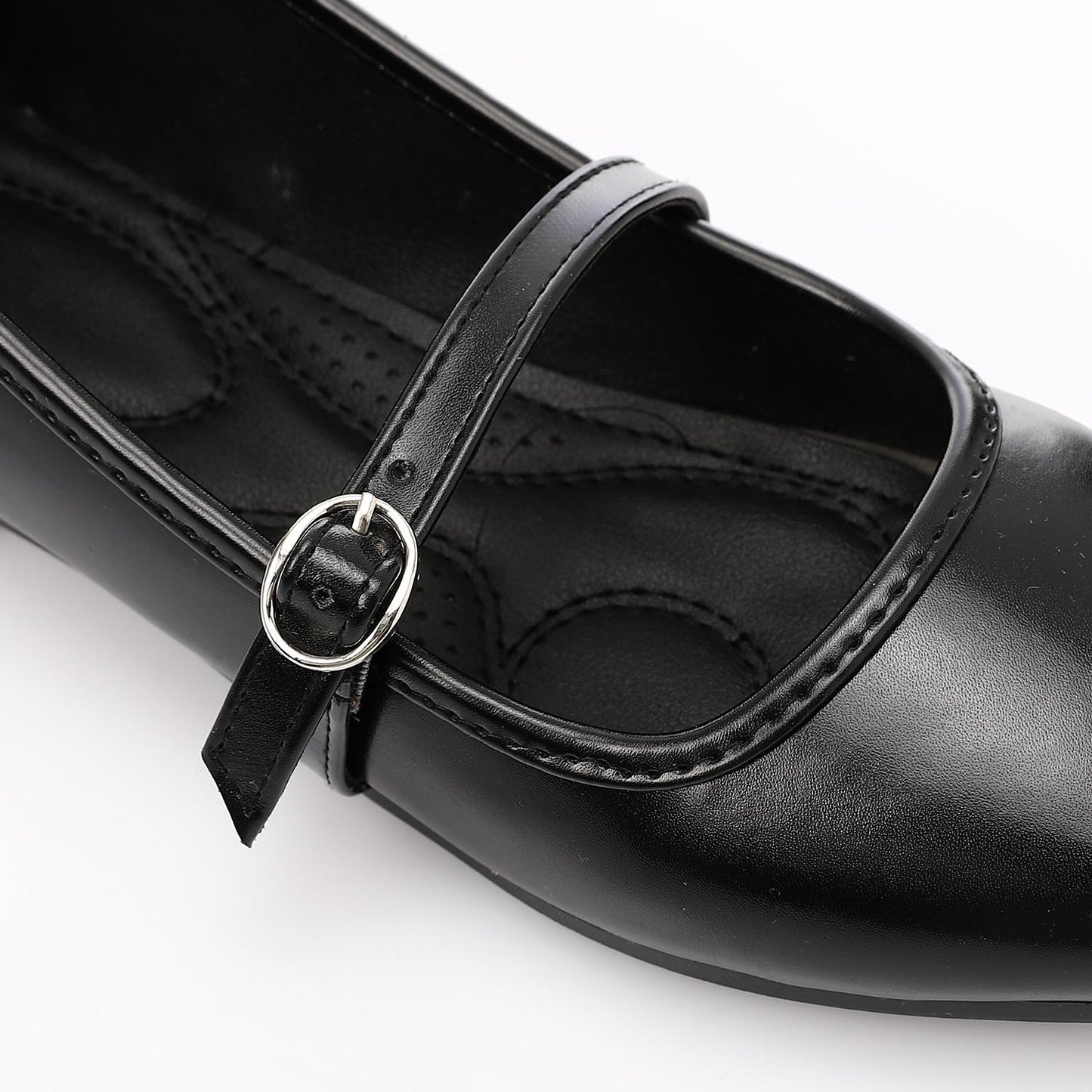 حذاء باليرينا أسود بسيط بإبزيم علوي