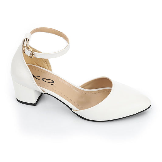 حذاء بكعب منخفض مفتوح من الجانب