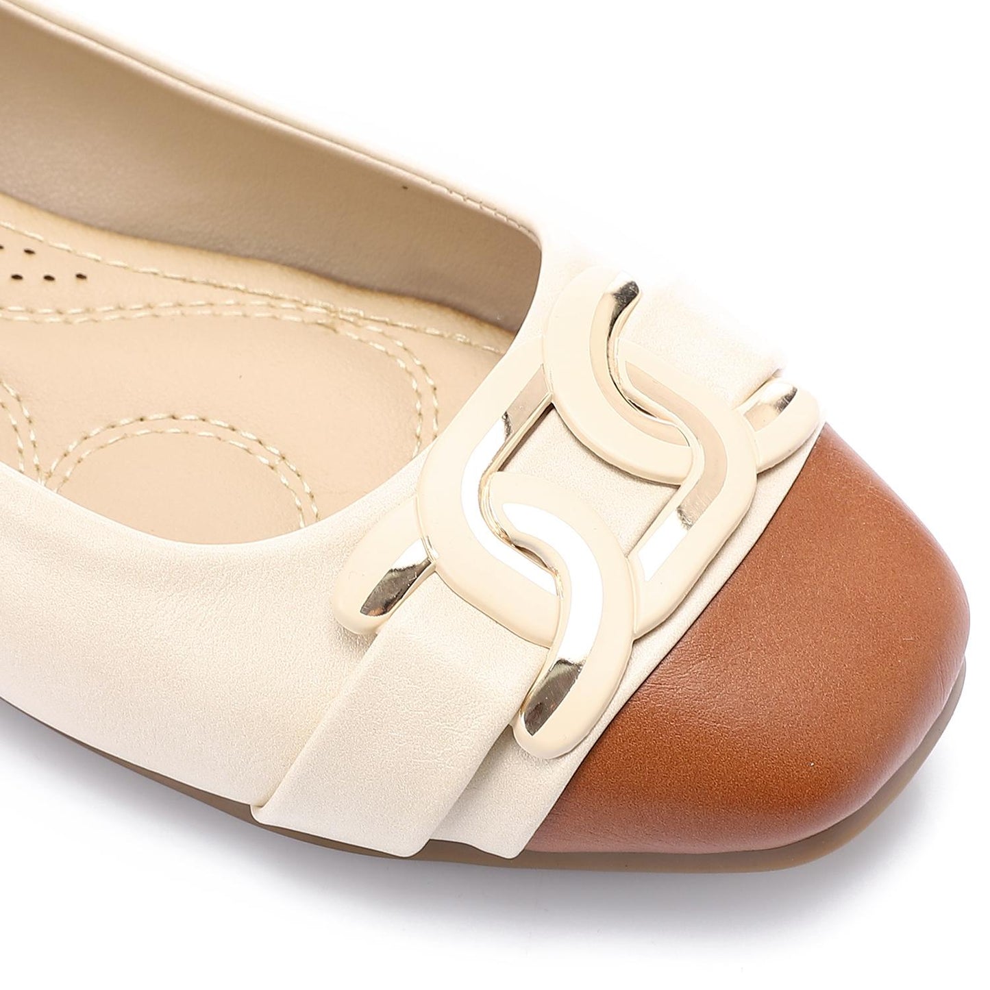 Golden Detail Leather Ballerina