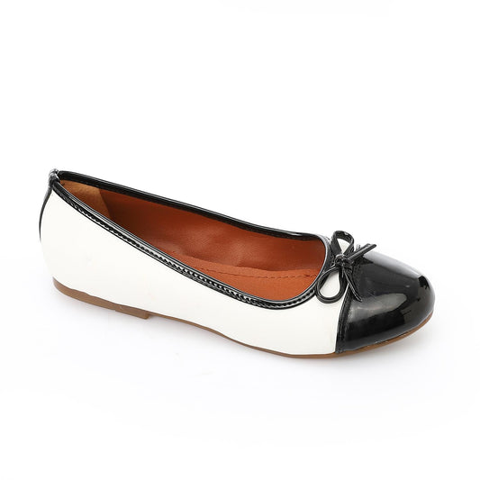 Girls Bi-Tone Flat Shoes - حذاء مسطح بلونين للبنات