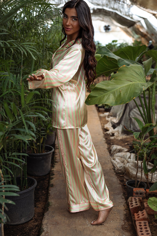 طقم بيجامة ساتان أنيق