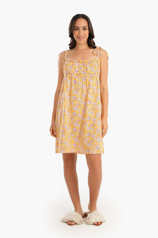 قميص نوم مطوي على الصدر