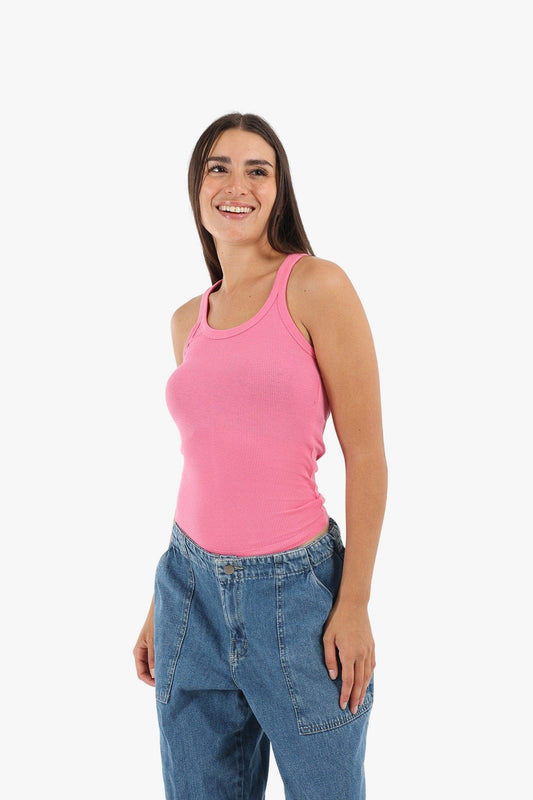 بلوزة بفتحة رقبة مستديرة