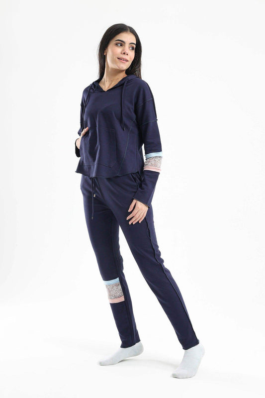 طقم بيجامة مع جيب الكنغر