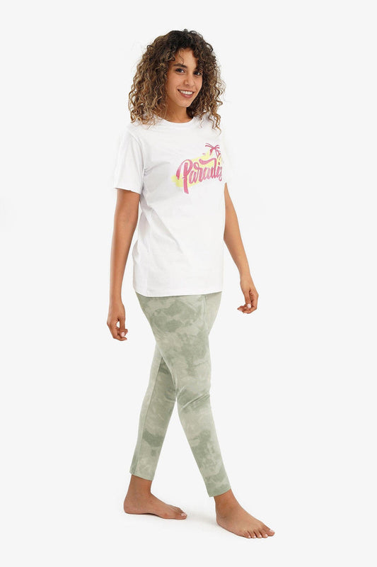 طقم بيجامة مع بنطلون ضيق