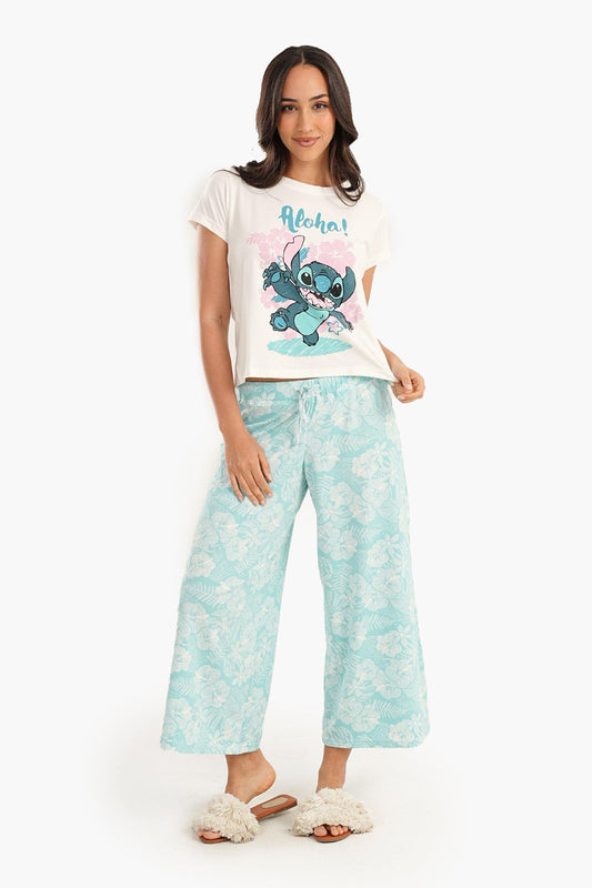 طقم بيجامة بطبعة غرزة