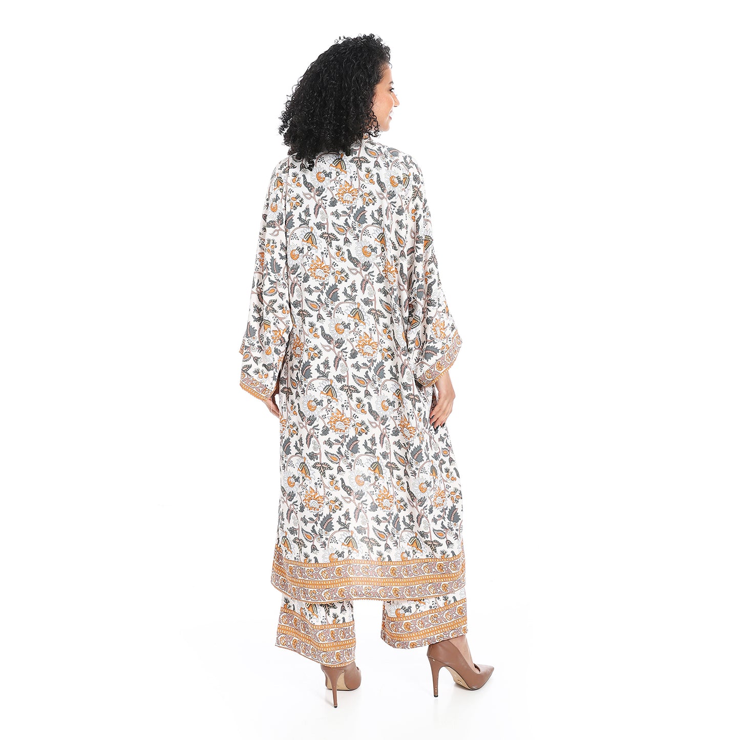 Floral kimono suit - بدلة كيمونو مزهرة