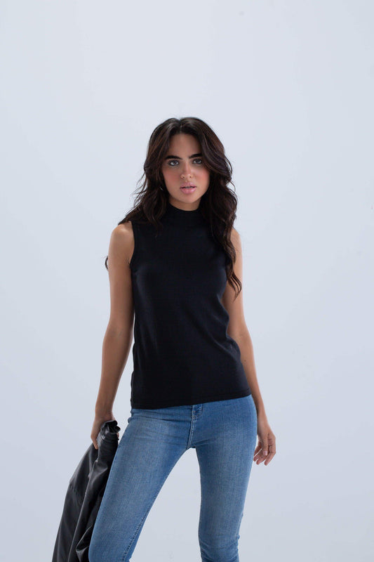 بلوفر بدون أكمام بقصّة Slim Fit