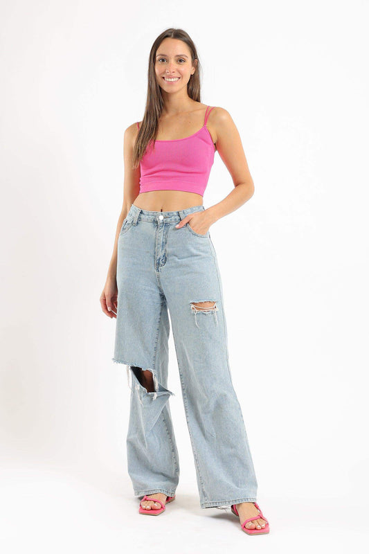 بلوزة قصيرة بحمالات رفيعة