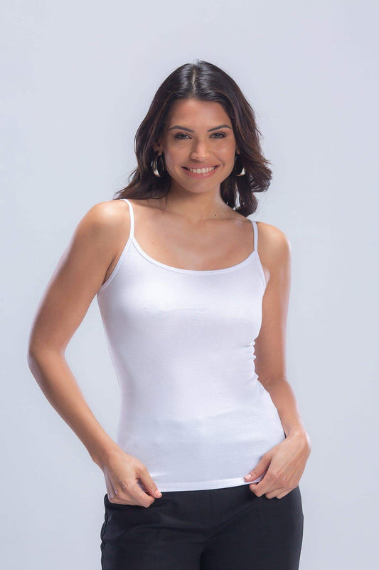 تانك توب سادة بحمالات رفيعة