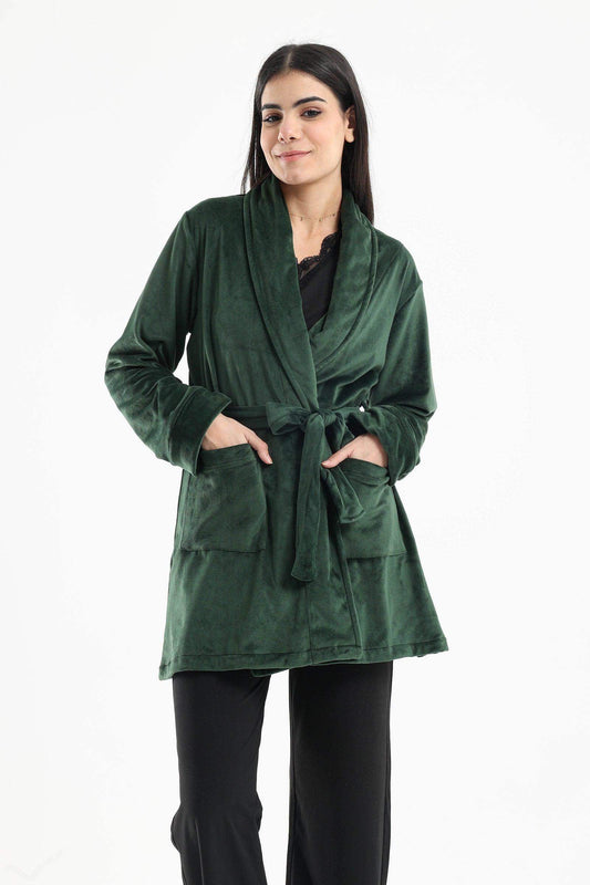 رداء مخملي بأكمام طويلة