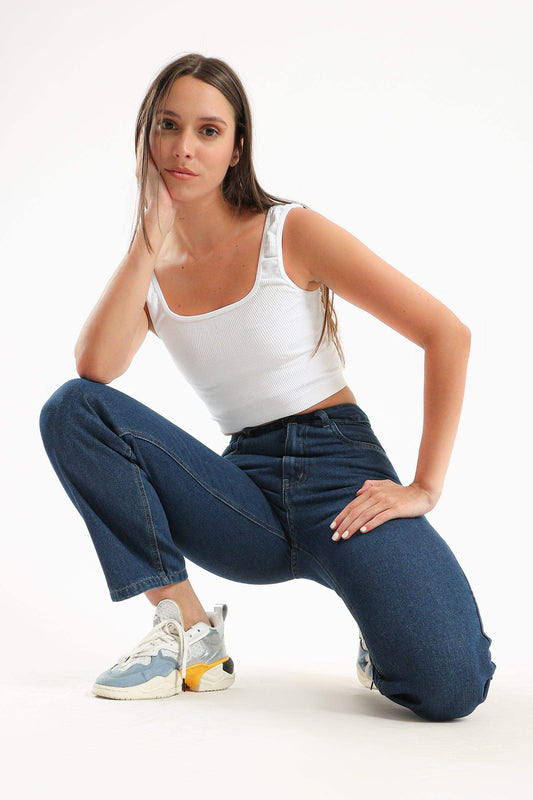 بلوزة قصيرة بحزام عريض