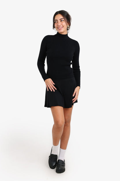 بلوفر مضلع برقبة عالية