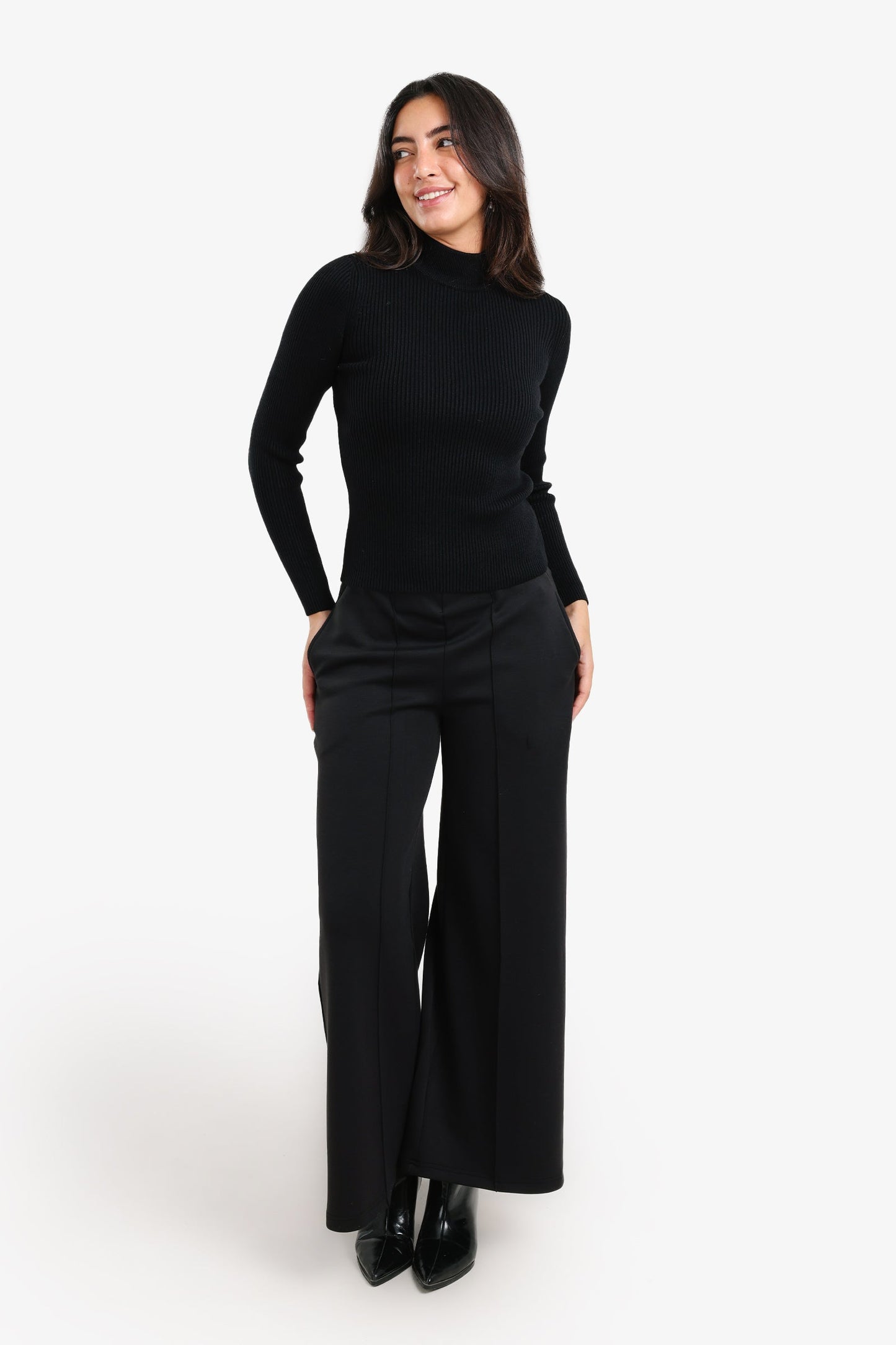 بلوفر مضلع برقبة عالية