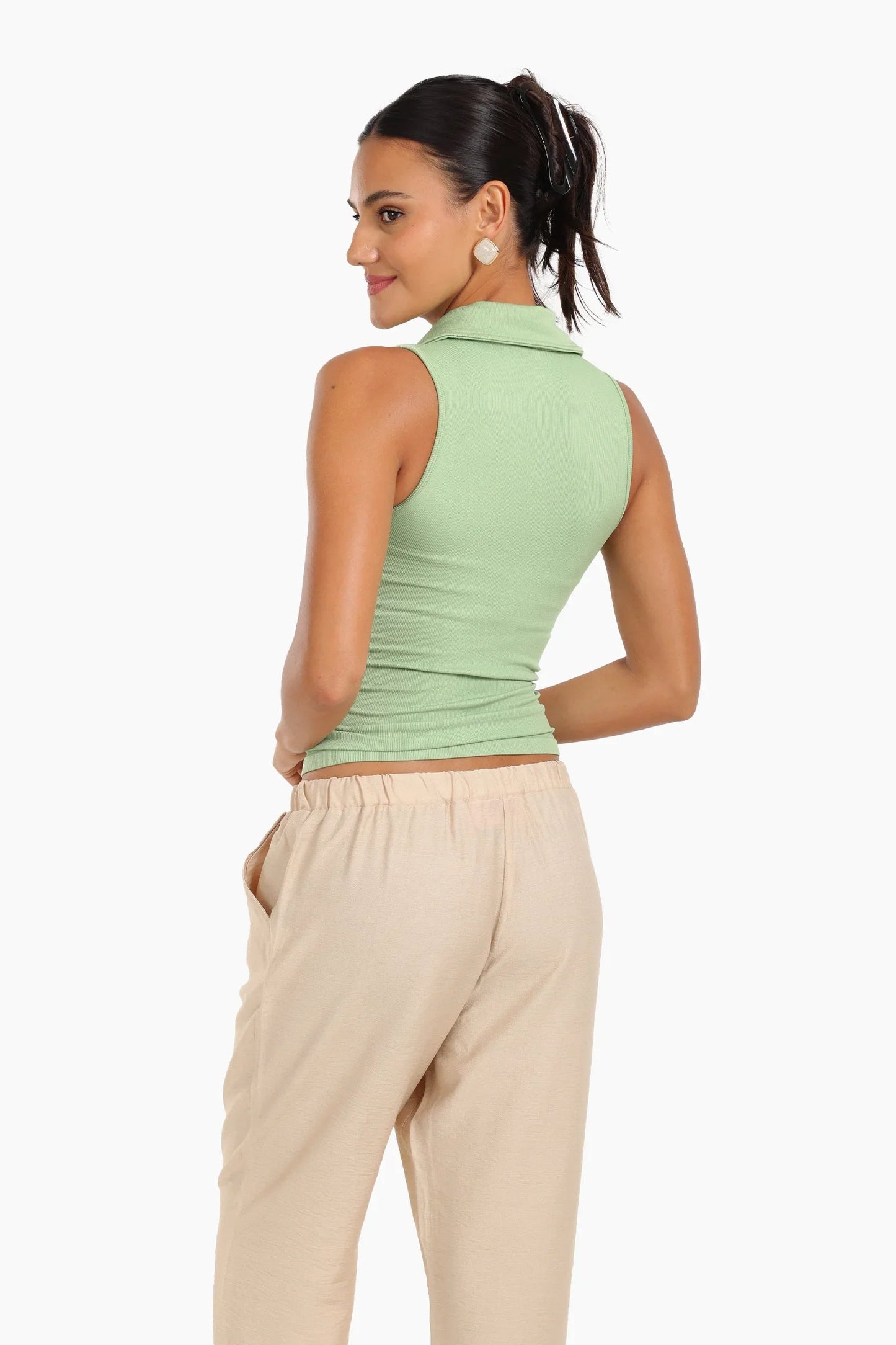 بلوزة بياقة بولو بدون درزات