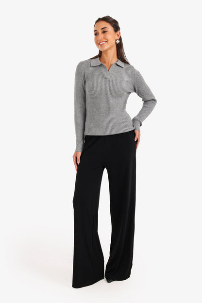 بلوفر مضلع مع ياقة