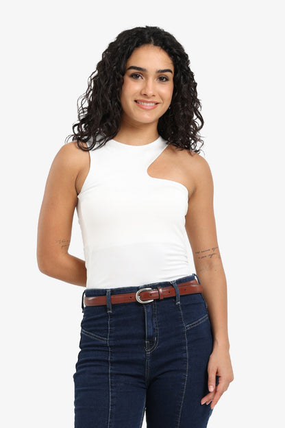 بلوزة برقبة غير متماثلة