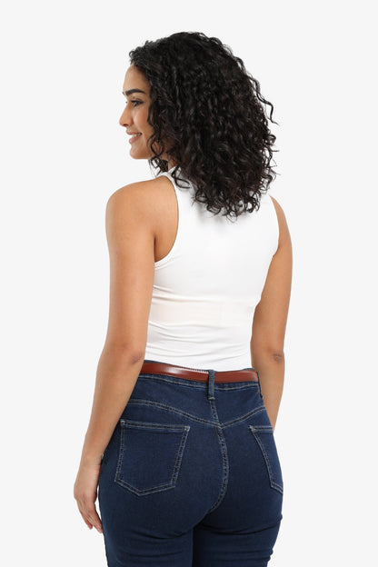 بلوزة برقبة غير متماثلة