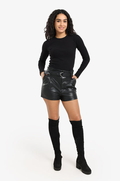 بلوزة مضلعة بأكمام طويلة