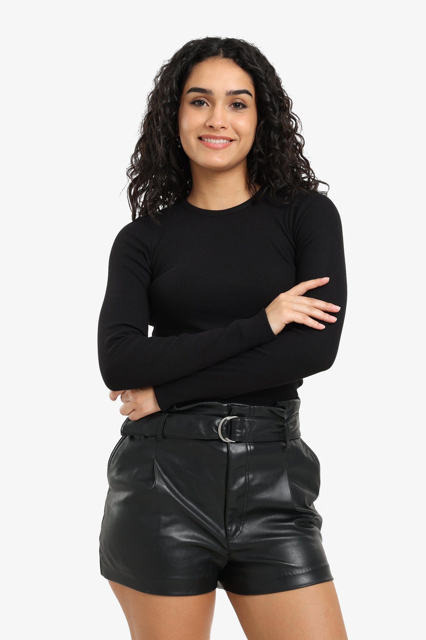 بلوزة مضلعة بأكمام طويلة