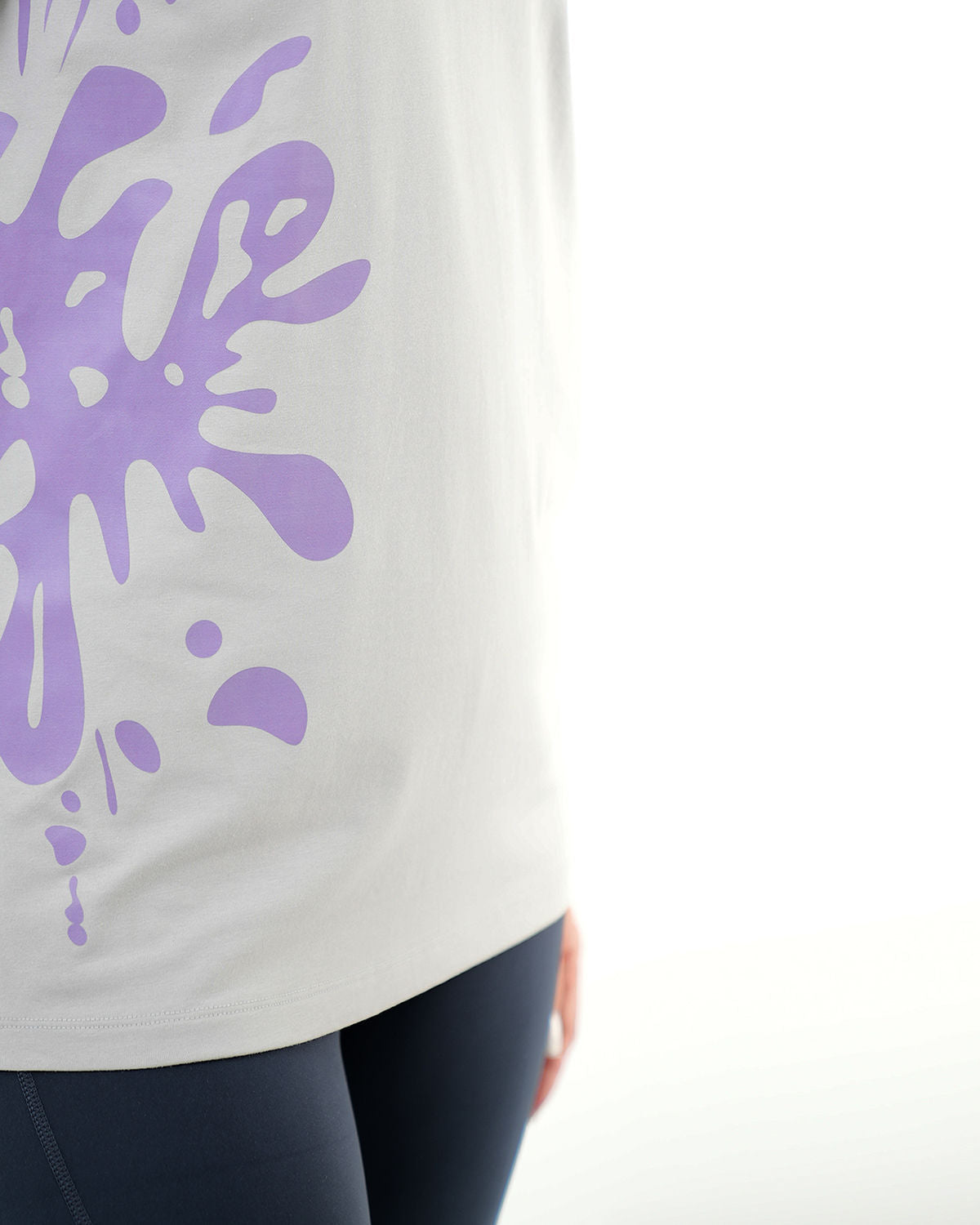 ATUM| Oversized Splash Women's T-Shirt - Gray With Violet print