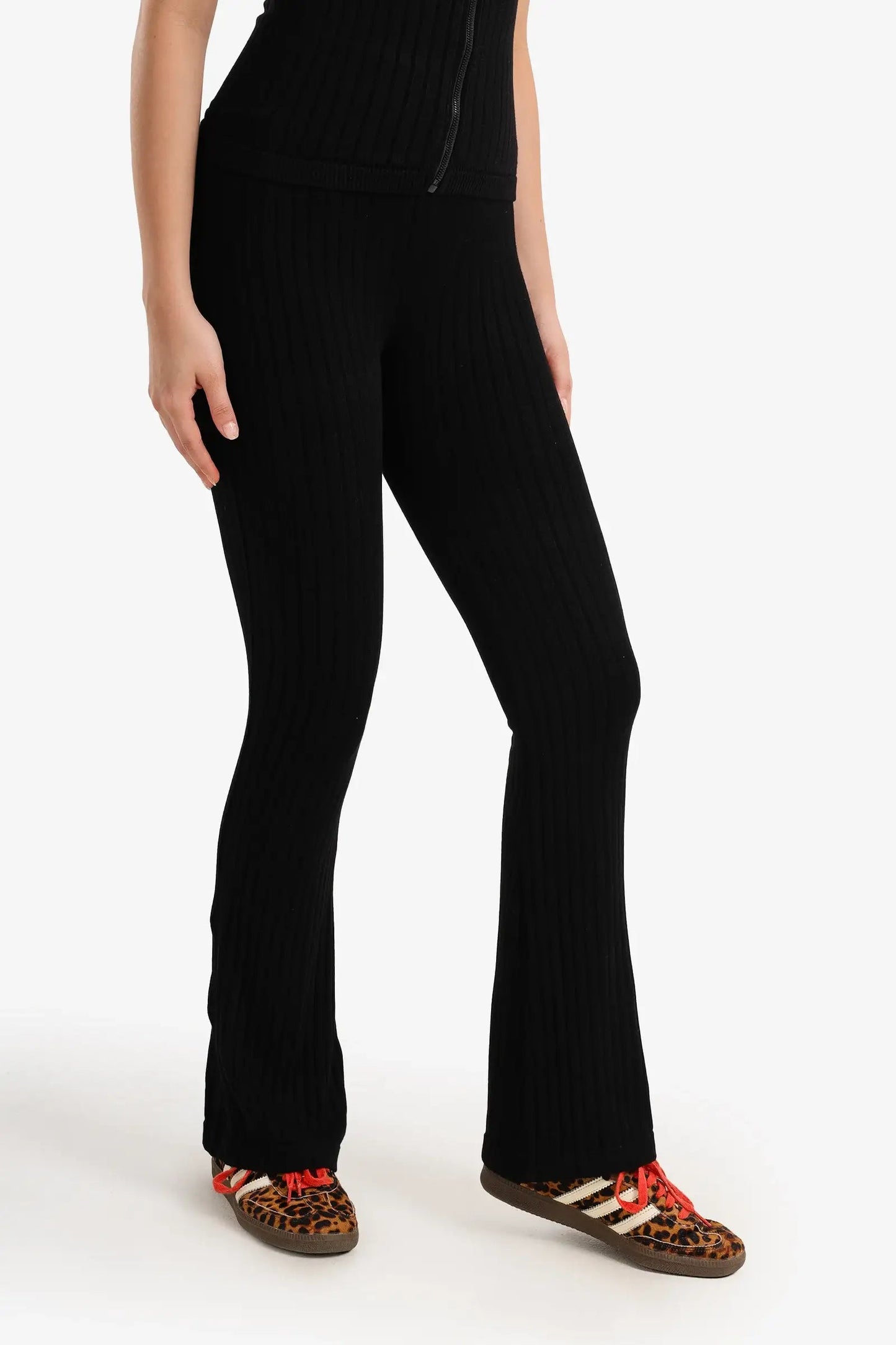 Ribbed Flare Leggings