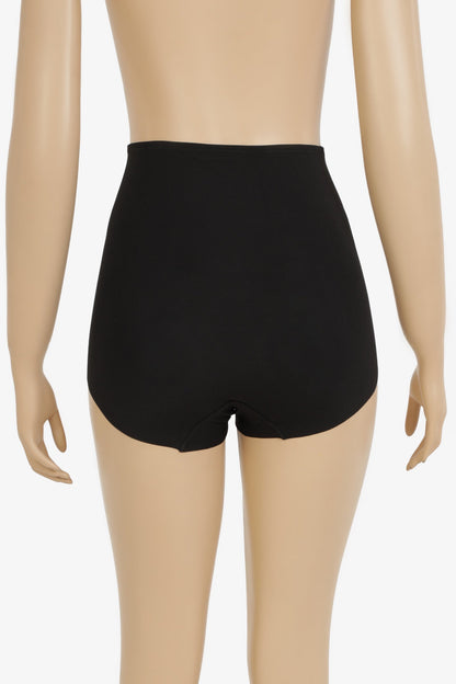 شورت قصير عالي الخصر مقطوع بالليزر