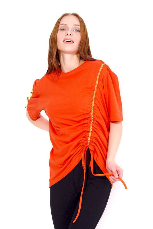 تي شيرت بأكمام قصيرة