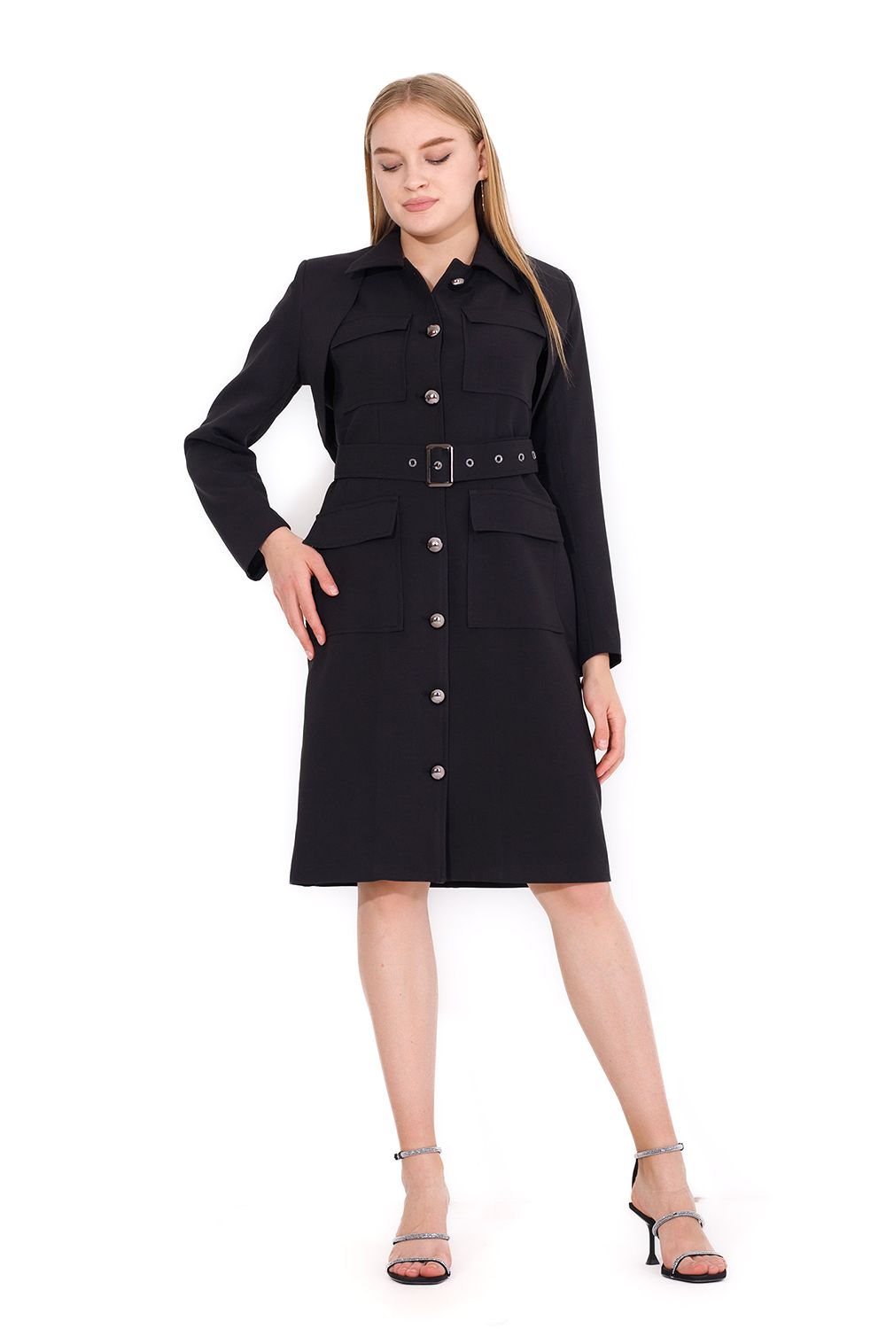 فستان مفتوح من الأمام مع بوليرو