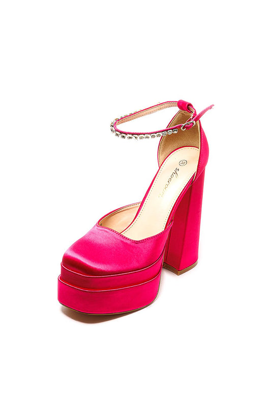 حذاء سواريه عالي الكعب بإبزيم