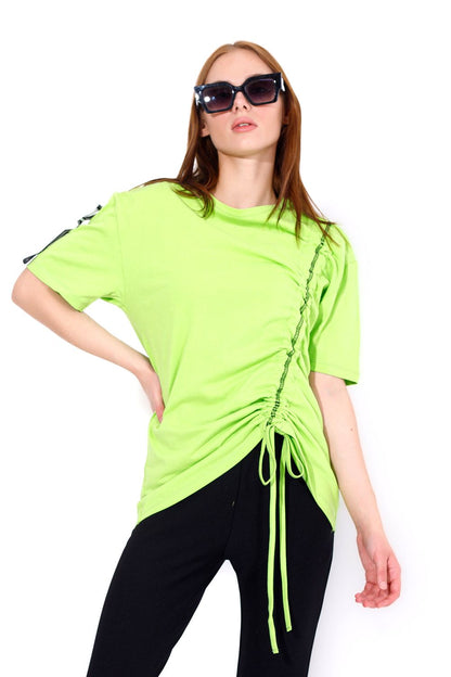 تي شيرت بأكمام قصيرة