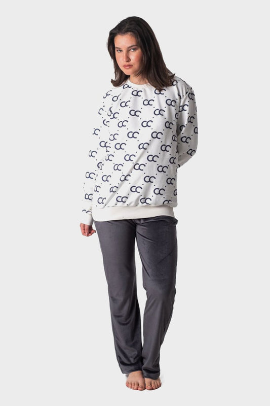 طقم بيجامة مخملية مطبوعة باللون الرمادي الداكن