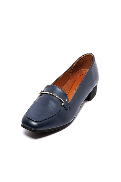 حذاء سهل الارتداء بمقدمة مربعة