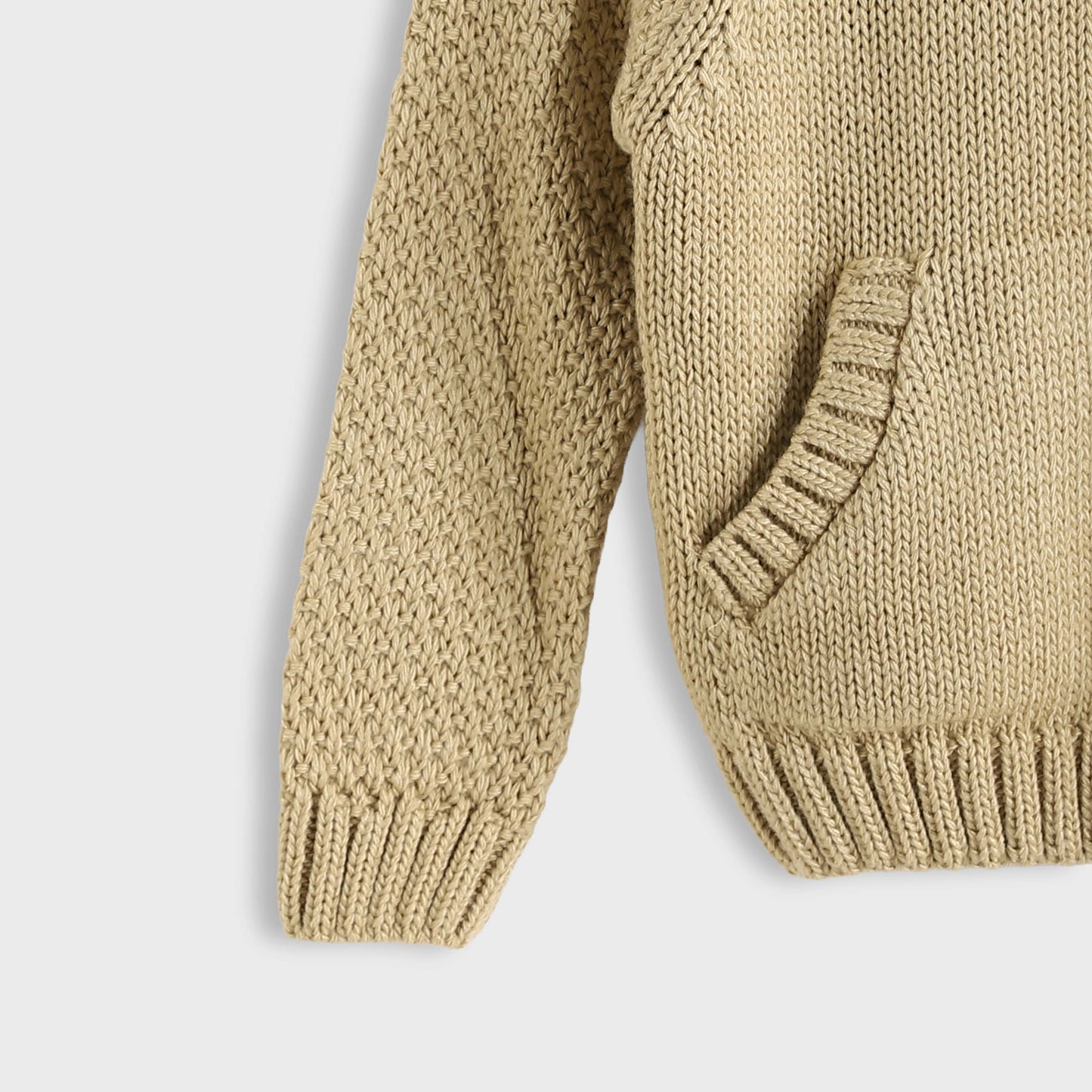 Pullover Neck Round With Pocket - بلوزة برقبة دائرية مع جيب