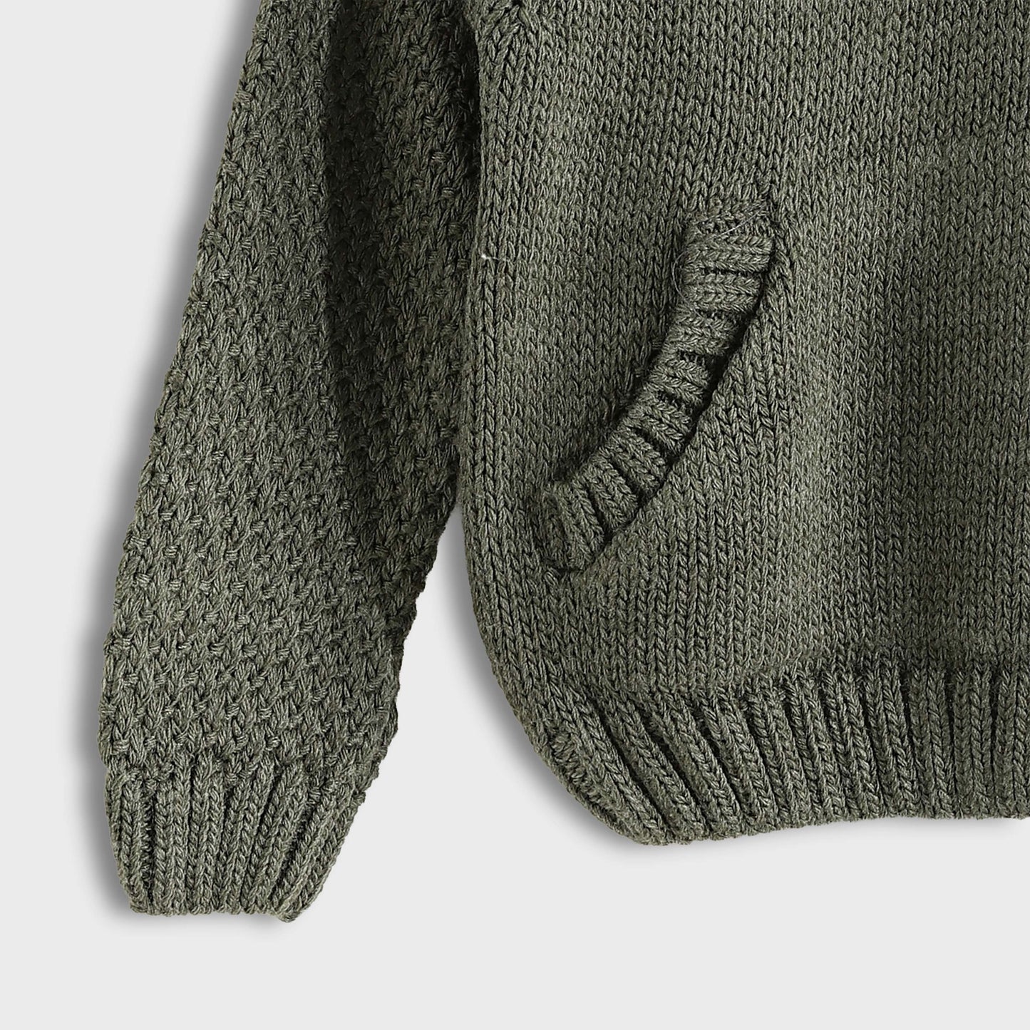 Pullover Neck Round With Pocket - بلوزة برقبة دائرية مع جيب
