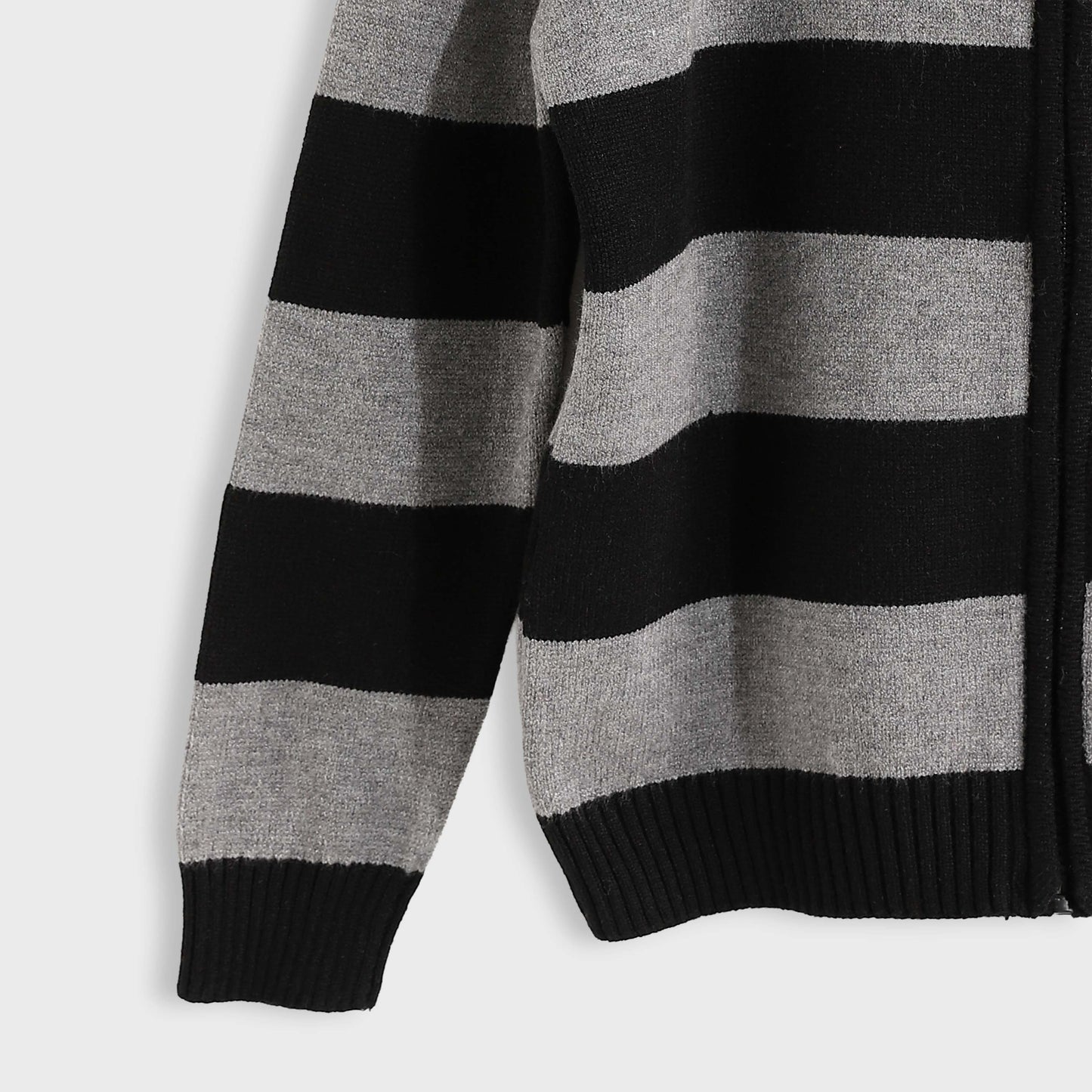 Long Zipper Pullover - بلوفر طويل بسحاب