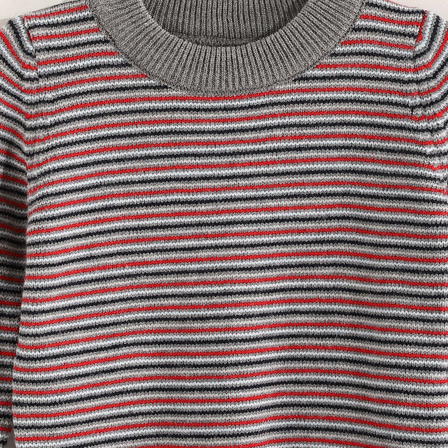 Thinly Striped Pullover - بلوفر مخطط رفيع