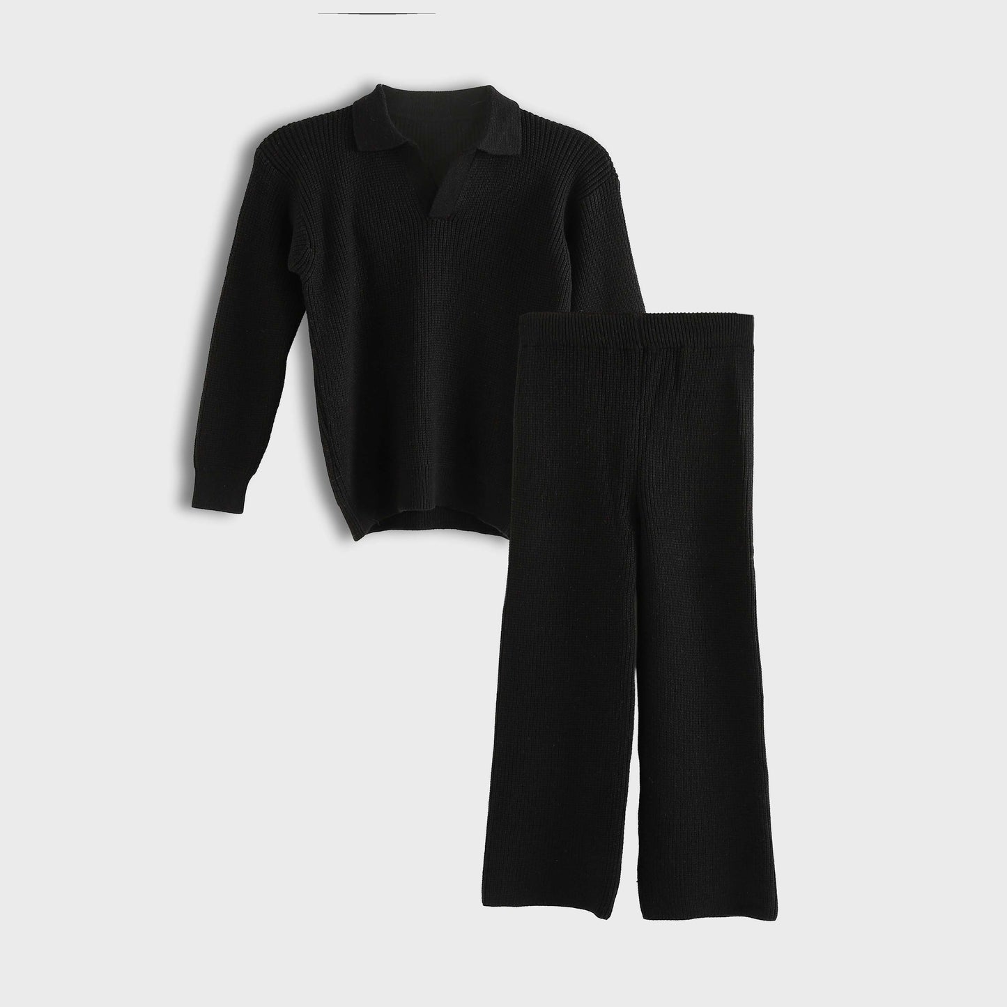 Knitted Set  - مجموعة محبوكة